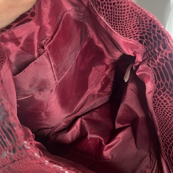 Burgundy Red Snakeskin Embossed Lined Shoulder Totebag Bag - Picture 3 of 4